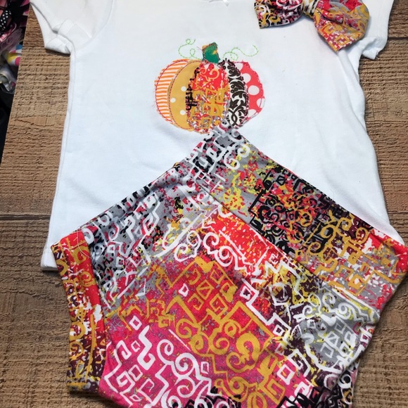 9/12 months pumpkin bummies set with bow - Picture 1 of 4